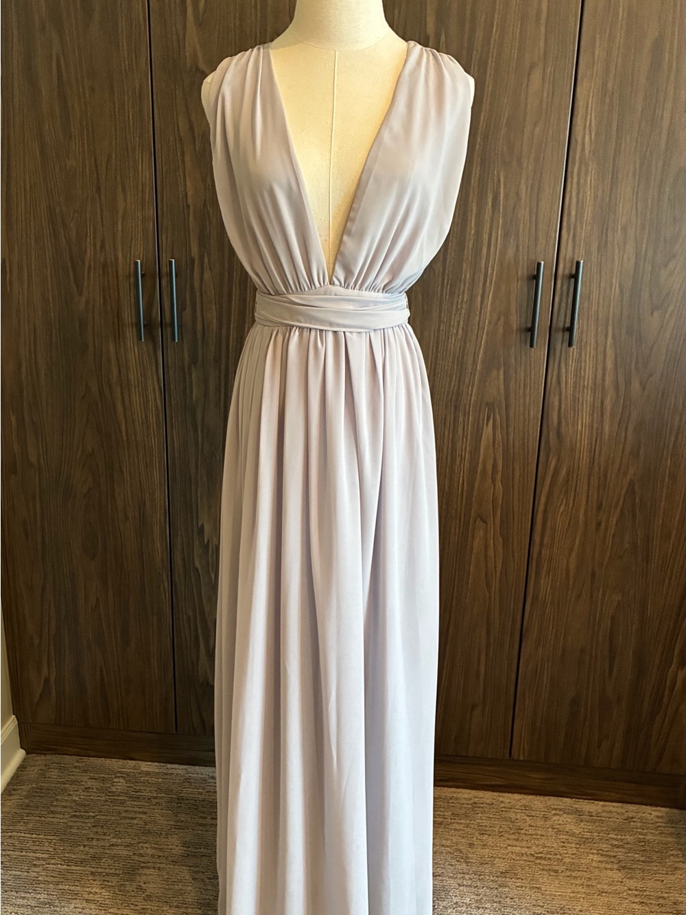 Elegant Women's Deep V Maxi Dress in Light Lavender